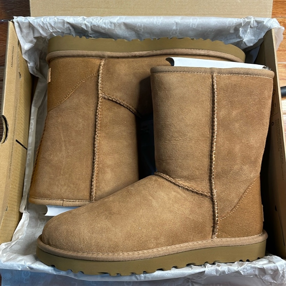 UGG Classic Short II (Chestnut)